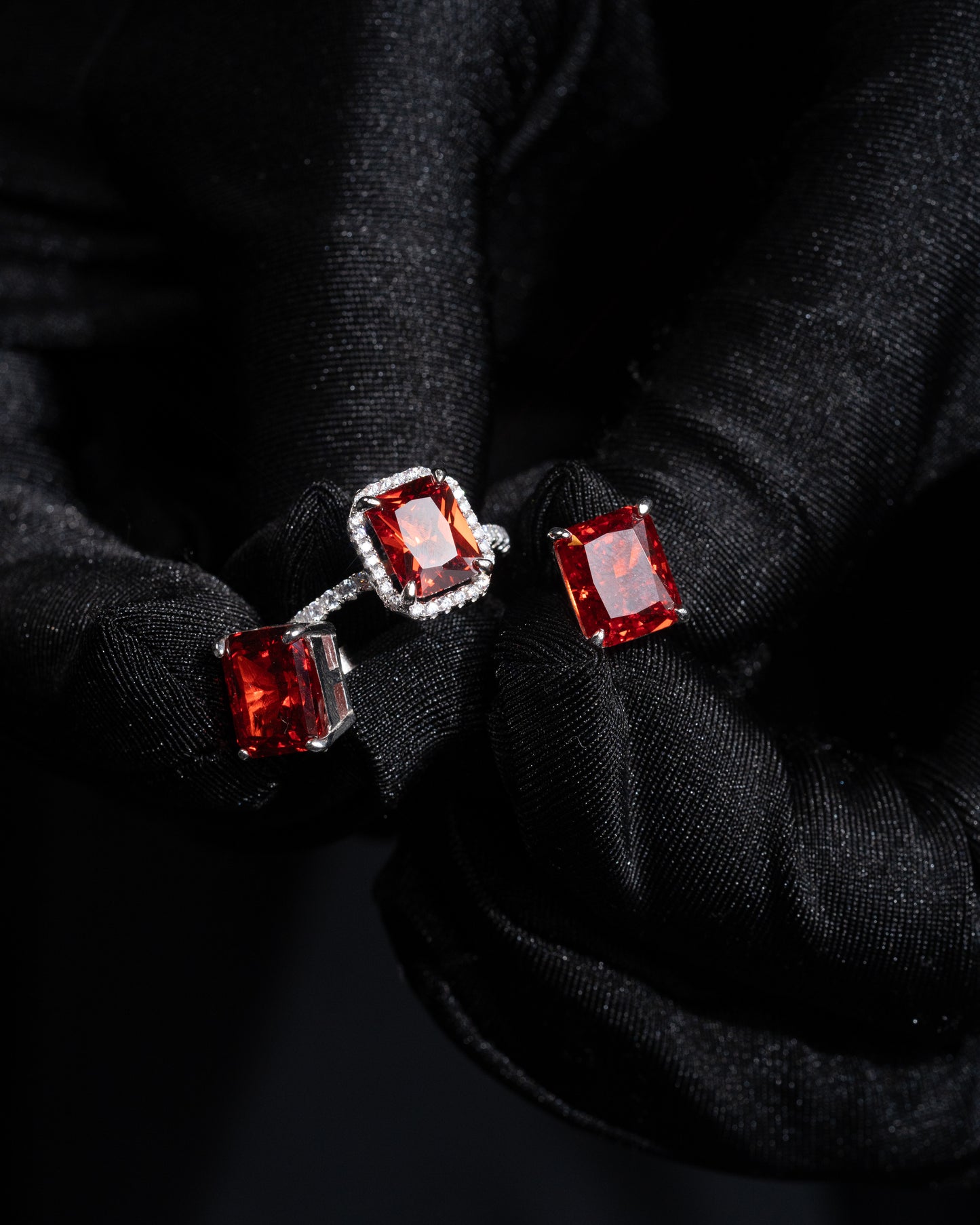 Ruby Glow Earrings - Kejsar