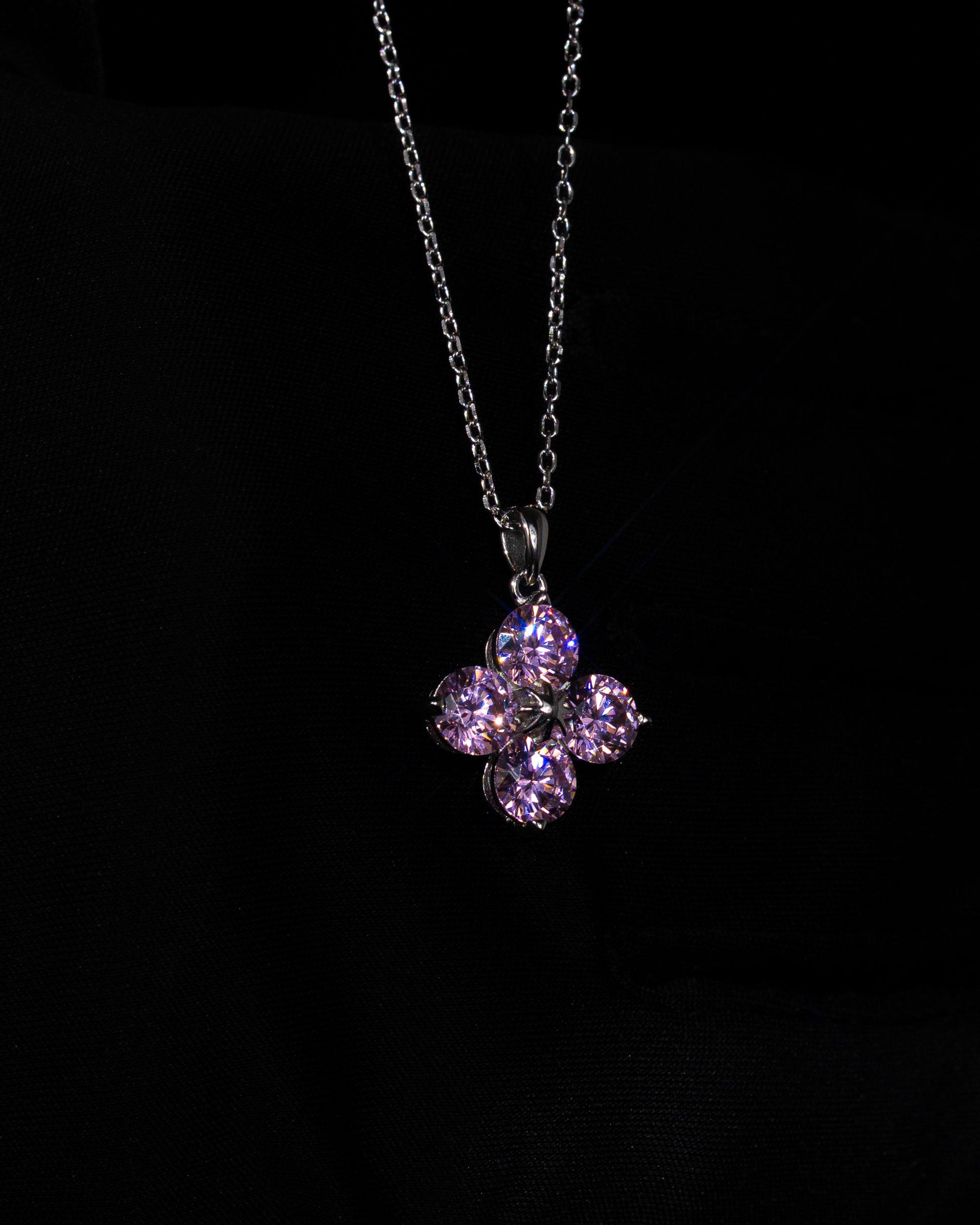 Diamond Flower Necklace - Kejsar